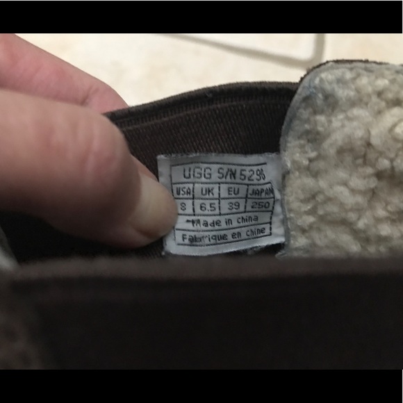 Brown Duclair UGG boots - Size 8 - Picture 10 of 12